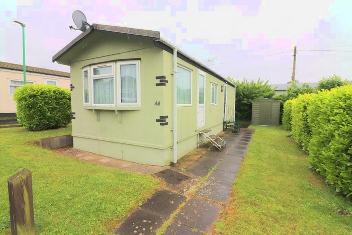 1 Bedroom Park Home To Rent In Nursery Road, Luton, Bedfordshire, LU3