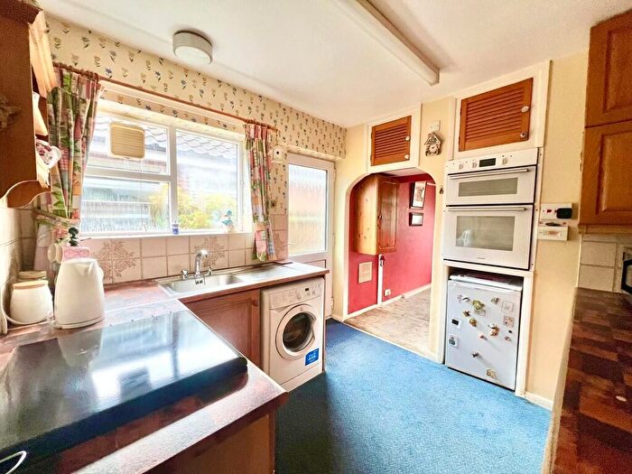2 Bedroom Detached Bungalow For Sale In Coleford Close, Mytchett, GU16