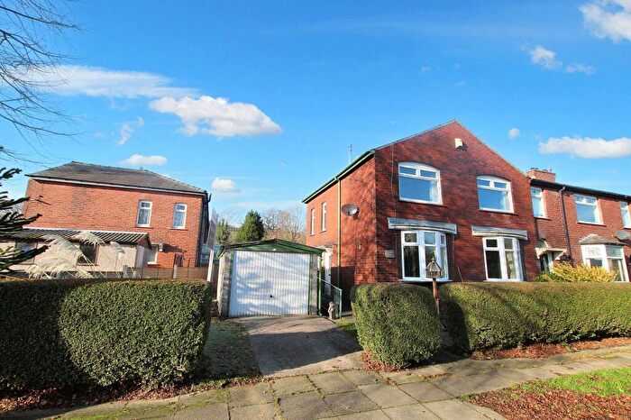 3 Bedroom End Of Terrace House For Sale In Brooklyn Avenue, Littleborough, OL15