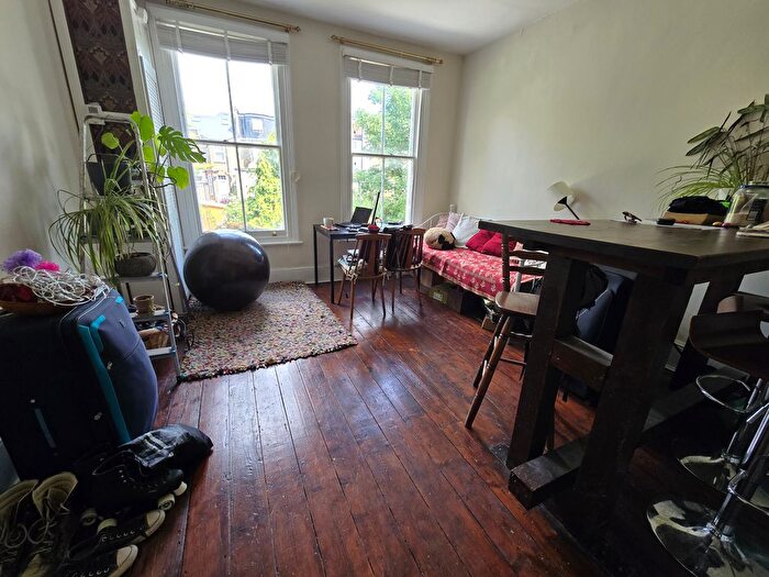 1 Bedroom Flat To Rent In Colberg Place, London, N16