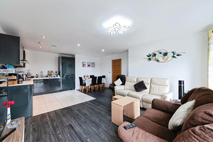 2 Bedroom Apartment For Sale In Richard Lewis Way, Shirley, Solihull, B90