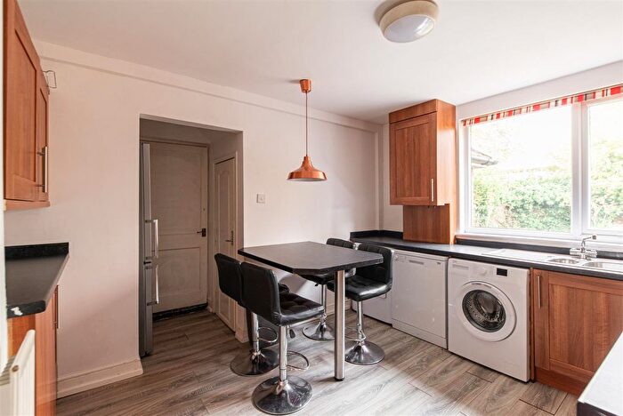 3 Bedroom Flat To Rent In Beadnell Place, Shieldfield, Newcastle Upon Tyne, NE2