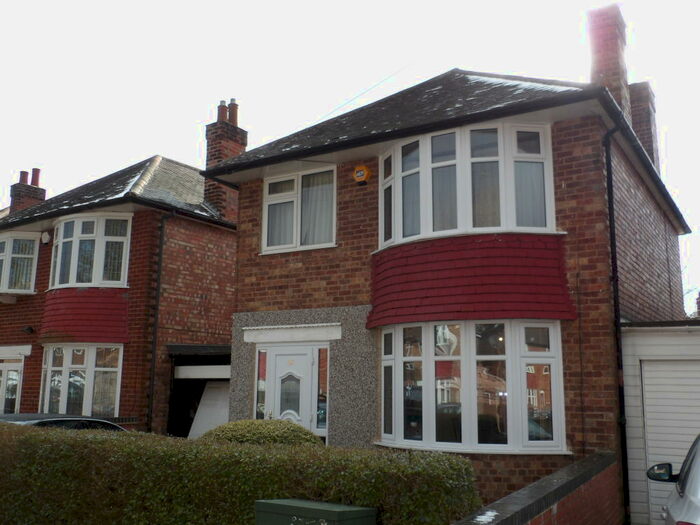 3 Bedroom Detached House To Rent In Russell Cresent, Wollaton, NG8