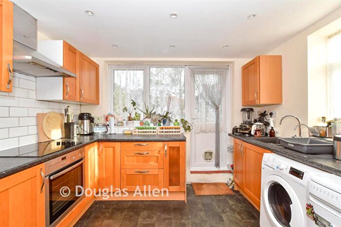 3 Bedroom Semi Detached House For Sale In Homestead Road, Dagenham, Essex, RM8