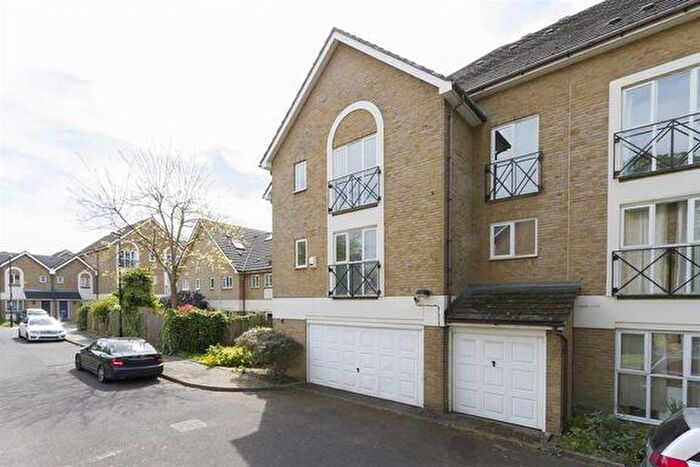 1 Bedroom Apartment To Rent In Water Lane, New Cross, SE14