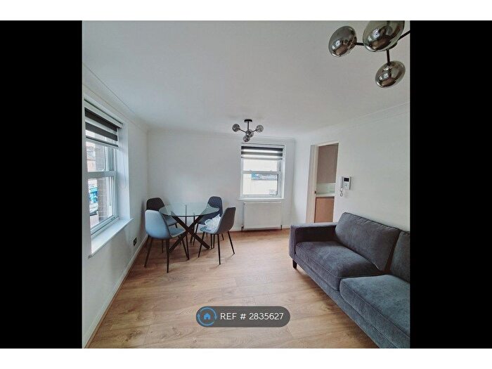 2 Bedroom Flat To Rent In Finsbury Park, London, N4