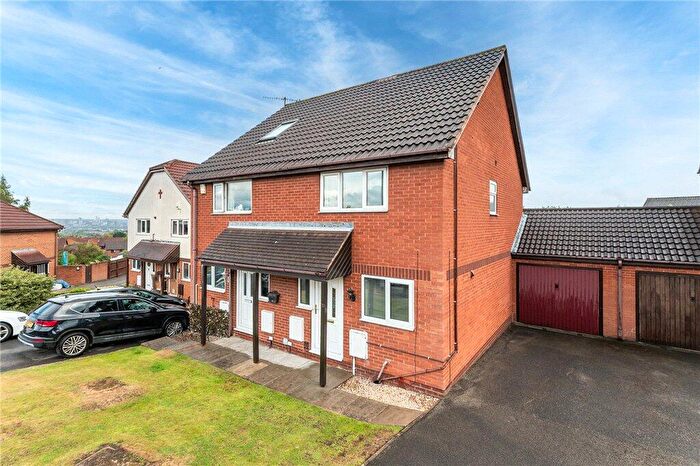 2 Bedroom Semi Detached House For Sale In Ibbetson Road, Churwell, Morley, Leeds, LS27