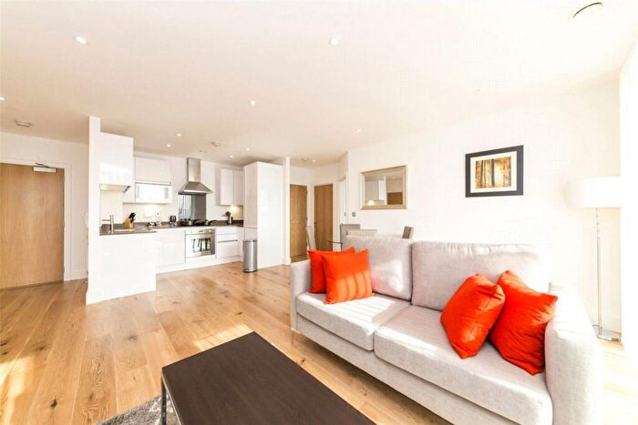 2 Bedroom Flat For Sale In Emily Street, Canning Town, E16