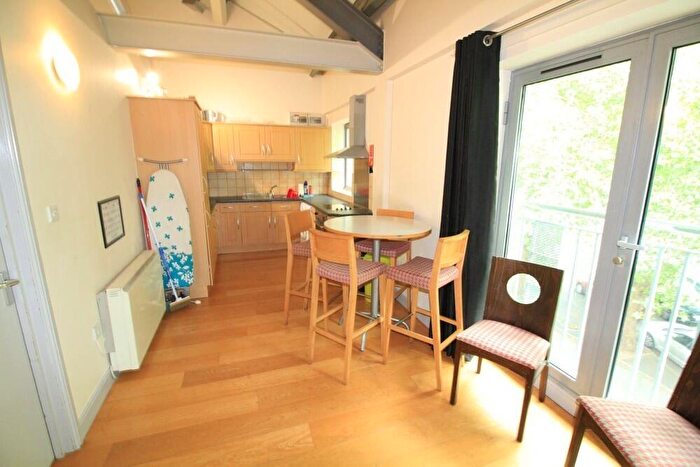 2 Bedroom Flat To Rent In Flat Foxrose Court, Sneinton, East Midlands, NG3