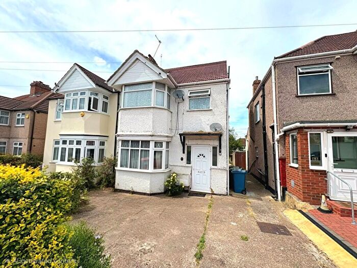 2 Bedroom Flat For Sale In Weald Lane, HA3
