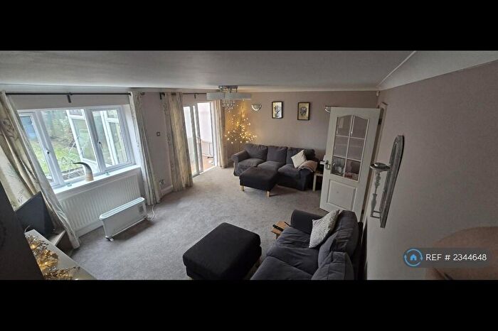 4 Bedroom Detached House To Rent In Salisbury Gardens, Basingstoke, RG22