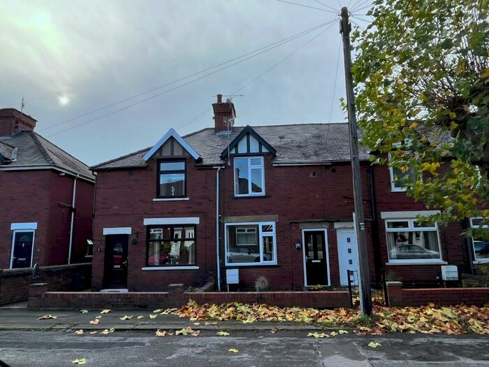 2 Bedroom Town House To Rent In Devonshire Avenue East, Chesterfield, Derbyshire, S41