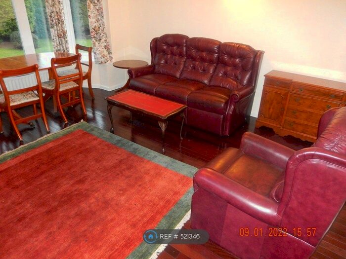 2 Bedroom Flat To Rent In Royal Oak Road, Halesowen B62