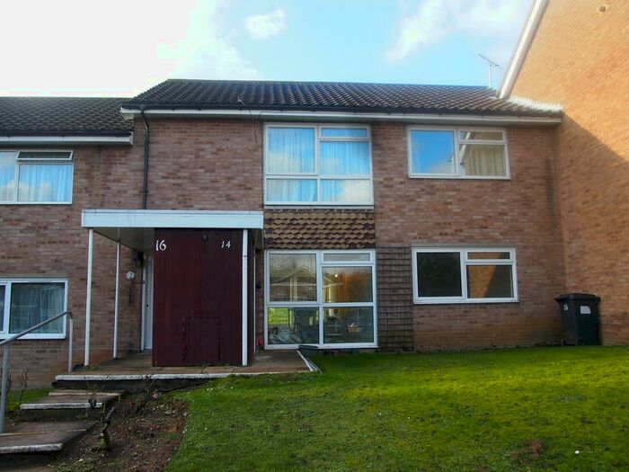 2 Bedroom Maisonette To Rent In Heathview, East Finchley, N2