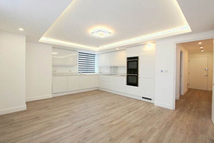 2 Bedroom Flat To Rent In Golders Green Road, London, NW11