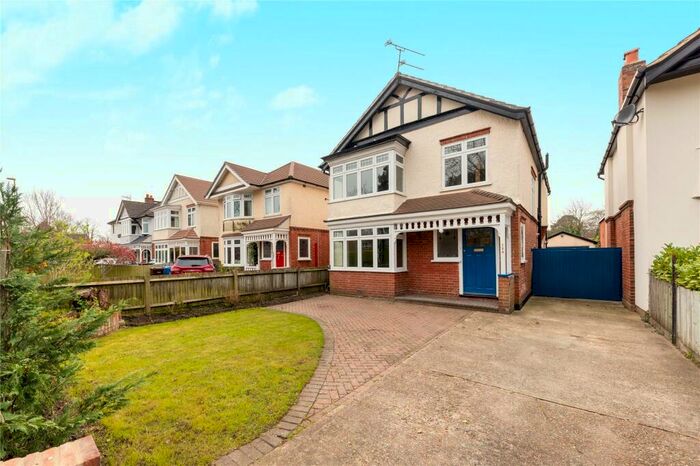 4 Bedroom Detached House To Rent In Alexandra Road, Farnborough, Hampshire, GU14