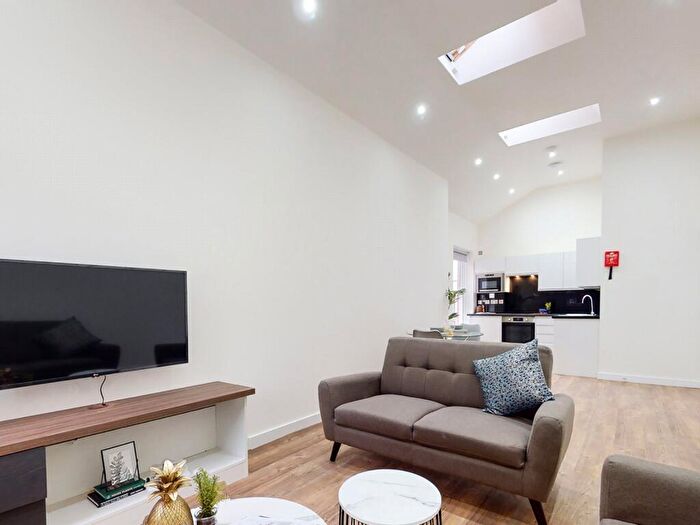 1 Bedroom Apartment To Rent In Apt, Clarendon Road #, LS2