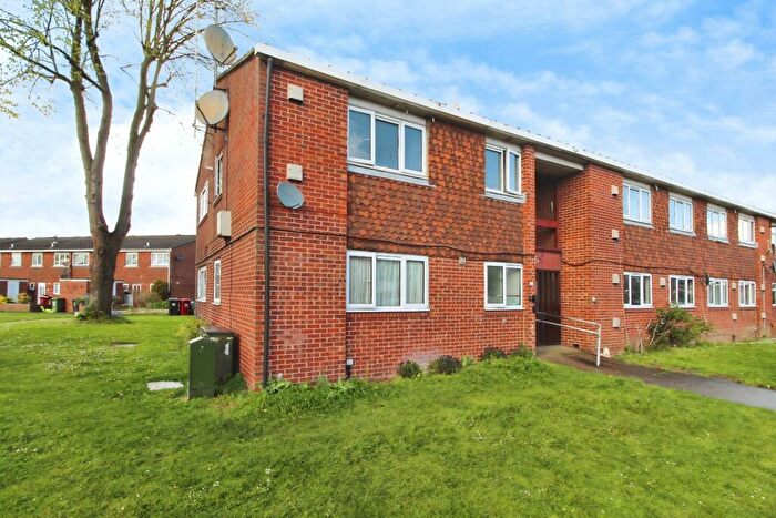 1 Bedroom Flat For Sale In Grampian Way, Slough, SL3