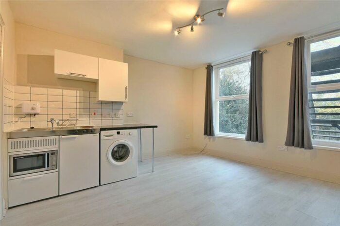 Studio To Rent In Pellatt Grove, Wood Green, N22