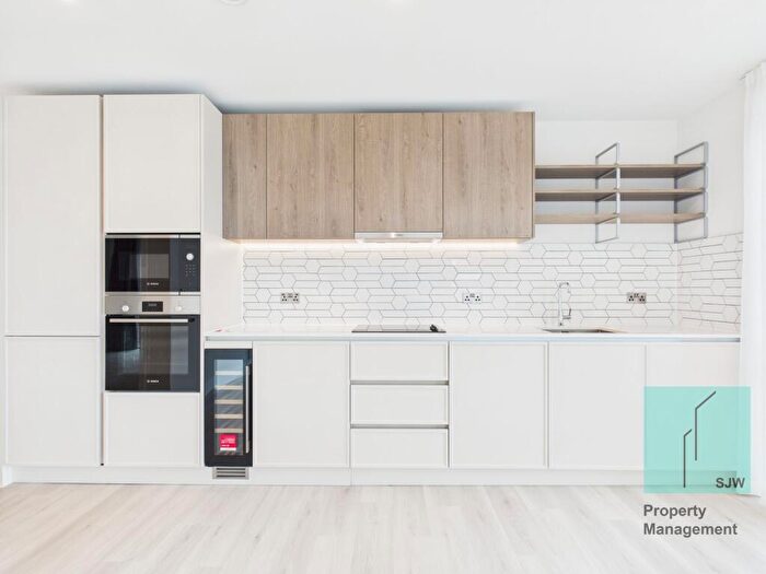 3 Bedroom Flat To Rent In Townsend Road, Cairncross House, SE3