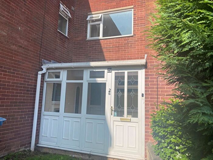 4 Bedroom Semi-Detached House To Rent In Southdene, Worksop, S81