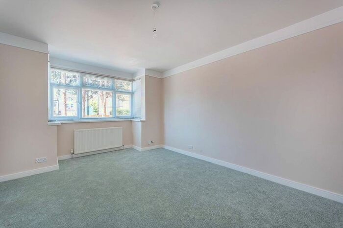 4 Bedroom Property To Rent In Drayton Green Road, West Ealing, London, W13