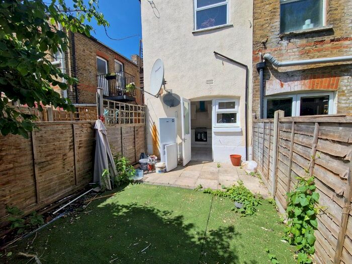 2 Bedroom Detached House To Rent In Abbotsford Avenue, London, N15
