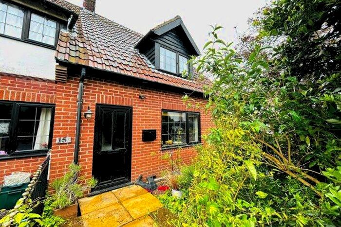 2 Bedroom Semi-Detached House To Rent In Florence Park, Bristol, BS32