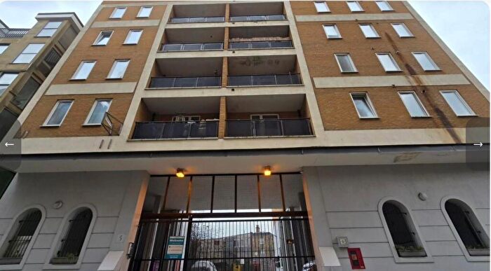 1 Bedroom Apartment For Sale In Boulcott Street, Limehouse, E1