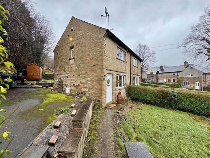 2 Bedroom Semi Detached House For Sale In Ashenhurst Avenue, Newsome, Huddersfield, HD4