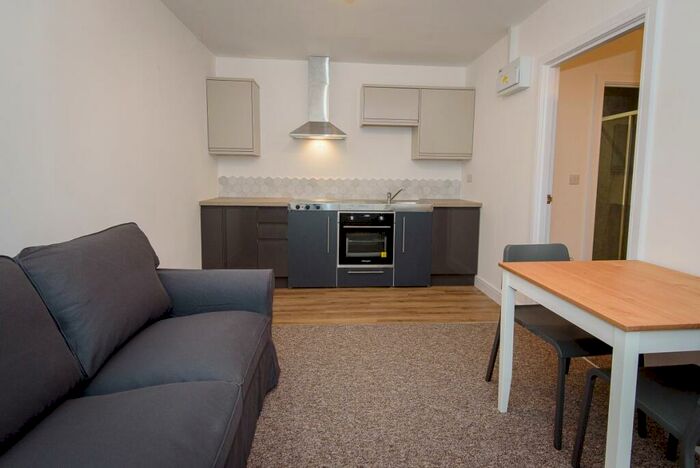 1 Bedroom Flat To Rent In Flat, Palma Court, HR9