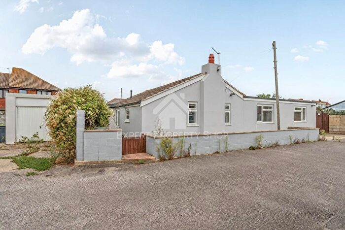 3 Bedroom Detached House For Sale In Southwood Road, Hayling Island, PO11