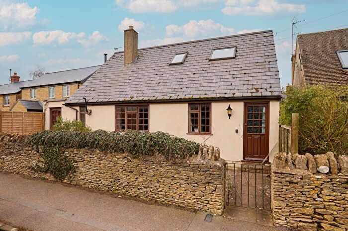 3 Bedroom Detached Bungalow For Sale In Lower End, Leafield, OX29