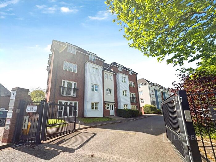 2 Bedroom Flat To Rent In Shottery Close, Redditch, Worcestershire, B98