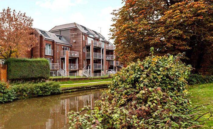 2 Bedroom Apartment To Rent In Walnut Tree Close Guildford, GU1