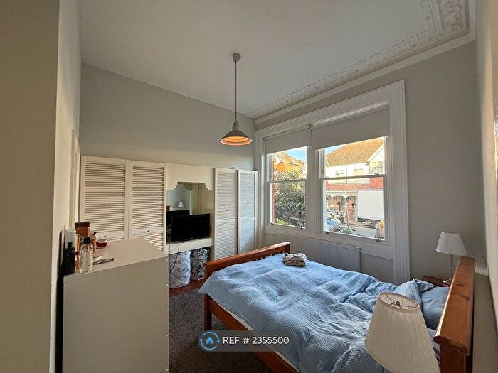 1 Bedroom Flat To Rent In Montserrat Road, Putney, SW15