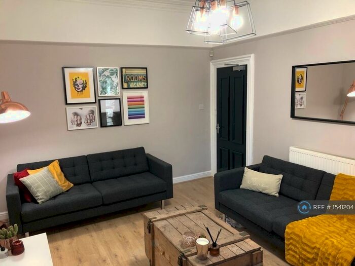 6 Bedroom Semi-Detached House To Rent In Cumberland Avenue, Liverpool, L17