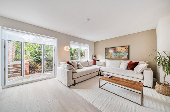 3 Bedroom End Of Terrace House For Sale In Park Lane, Burderop Park, Wiltshire, SN4