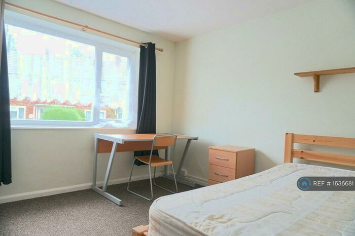 4 Bedroom Terraced House To Rent In Tunstall Road, Canterbury, CT2