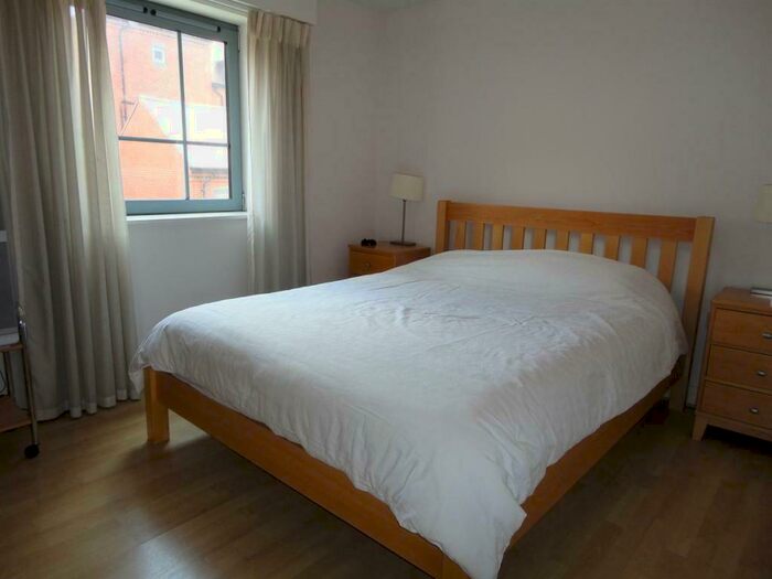 2 Bedroom Apartment To Rent In Islington Gates, Fleet Street, Birmingham, B3