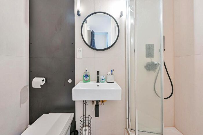 Studio To Rent In Woolwich Road, Woolwich, SE7