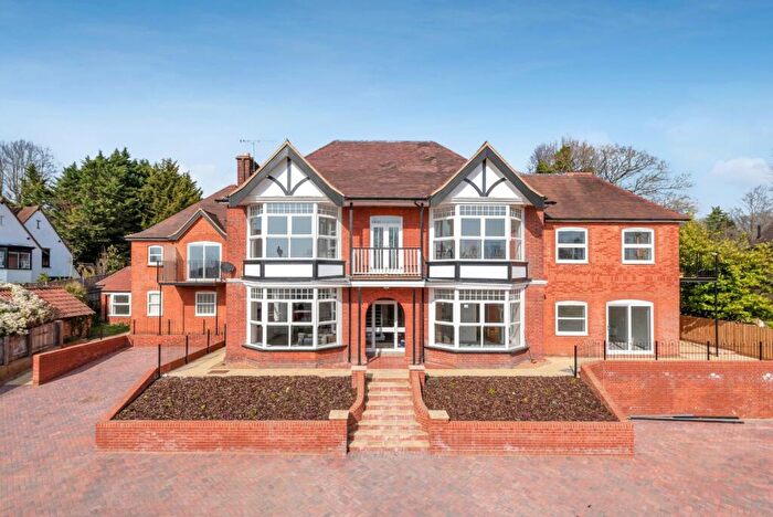 2 Bedroom Apartment For Sale In Rectory Avenue, High Wycombe, Buckinghamshire, HP13