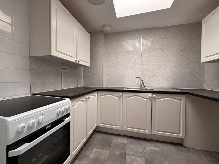 2 Bedroom Flat To Rent In Lodge Road, Rugeley, WS15