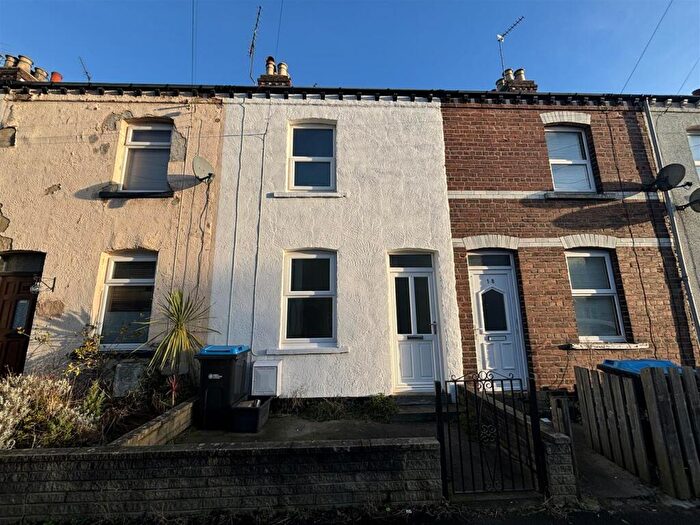 2 Bedroom Terraced House For Sale In Camwal Terrace, Harrogate, HG1