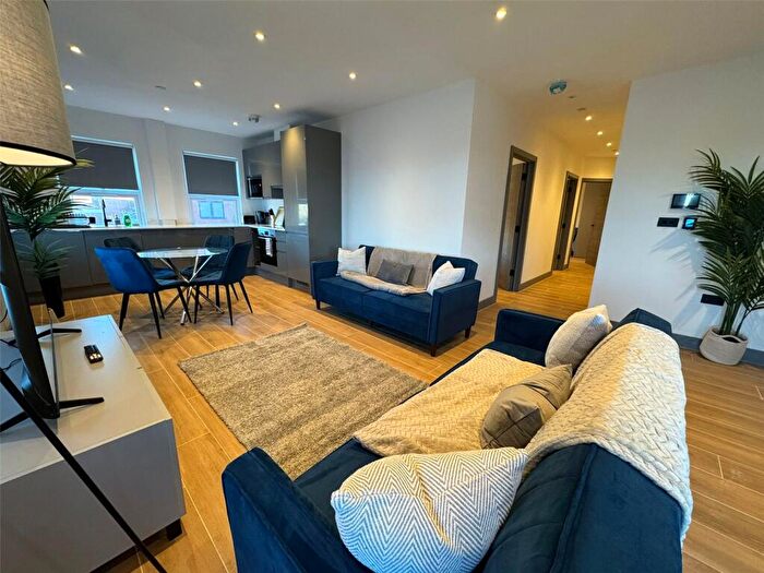 2 Bedroom Apartment To Rent In Avenir Court, Ballards Lane, N12
