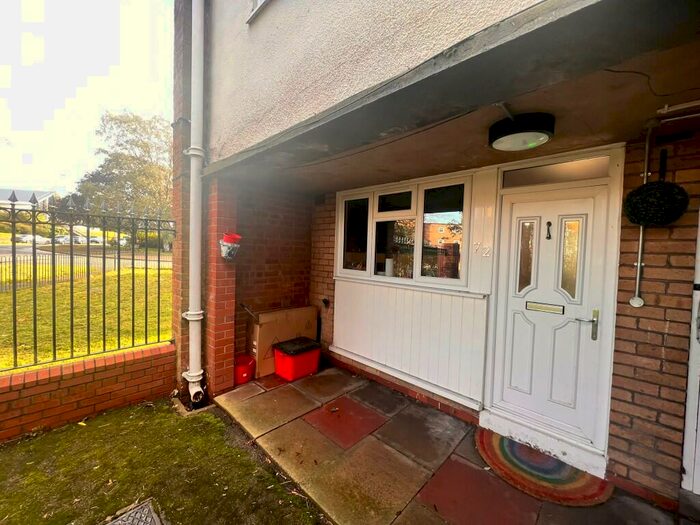 2 Bedroom Maisonette To Rent In Crown Way, Leamington Spa, Warwickshire, CV32