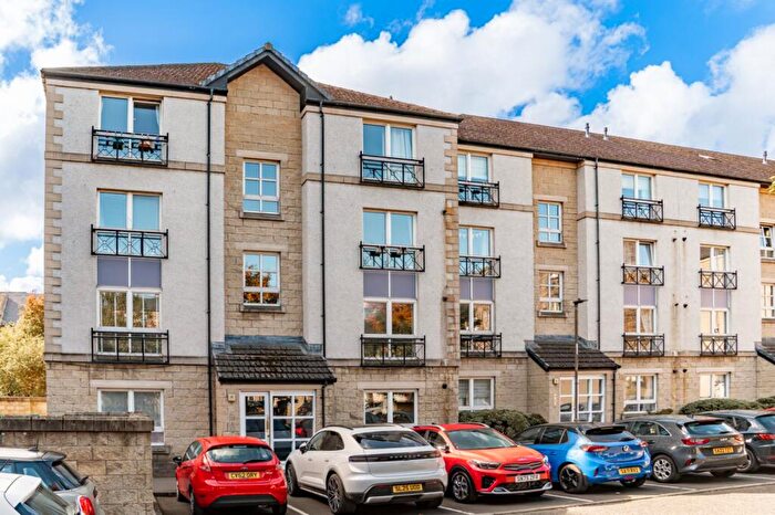2 Bedroom Flat For Sale In Cadiz Street, Edinburgh, EH6