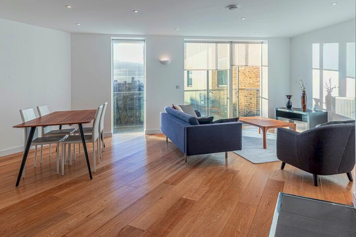 2 Bedroom Flat To Rent In Sotherby Court, Sewardstone Road, London, London, E2