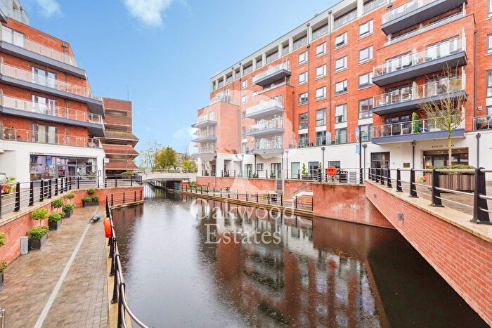 2 Bedroom Flat To Rent In The Colonnade, Maidenhead, SL6