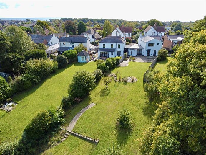 4 Bedroom Detached House For Sale In Cooden Sea Road, Bexhill-On-Sea, TN39